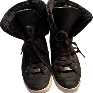 UGG- Starlyn Sheepskin Hi-Tops Sneakers Black Woman’s Size 7